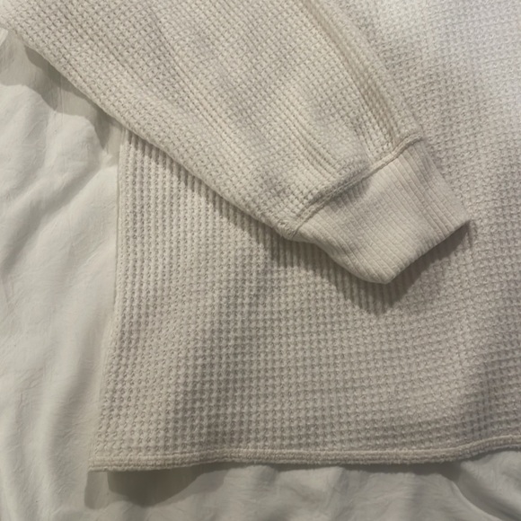 Two Pack Old Navy Thermals - Picture 7 of 7